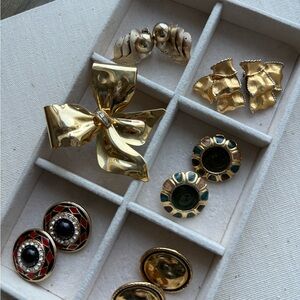 Lot of vintage jewelry 1980s